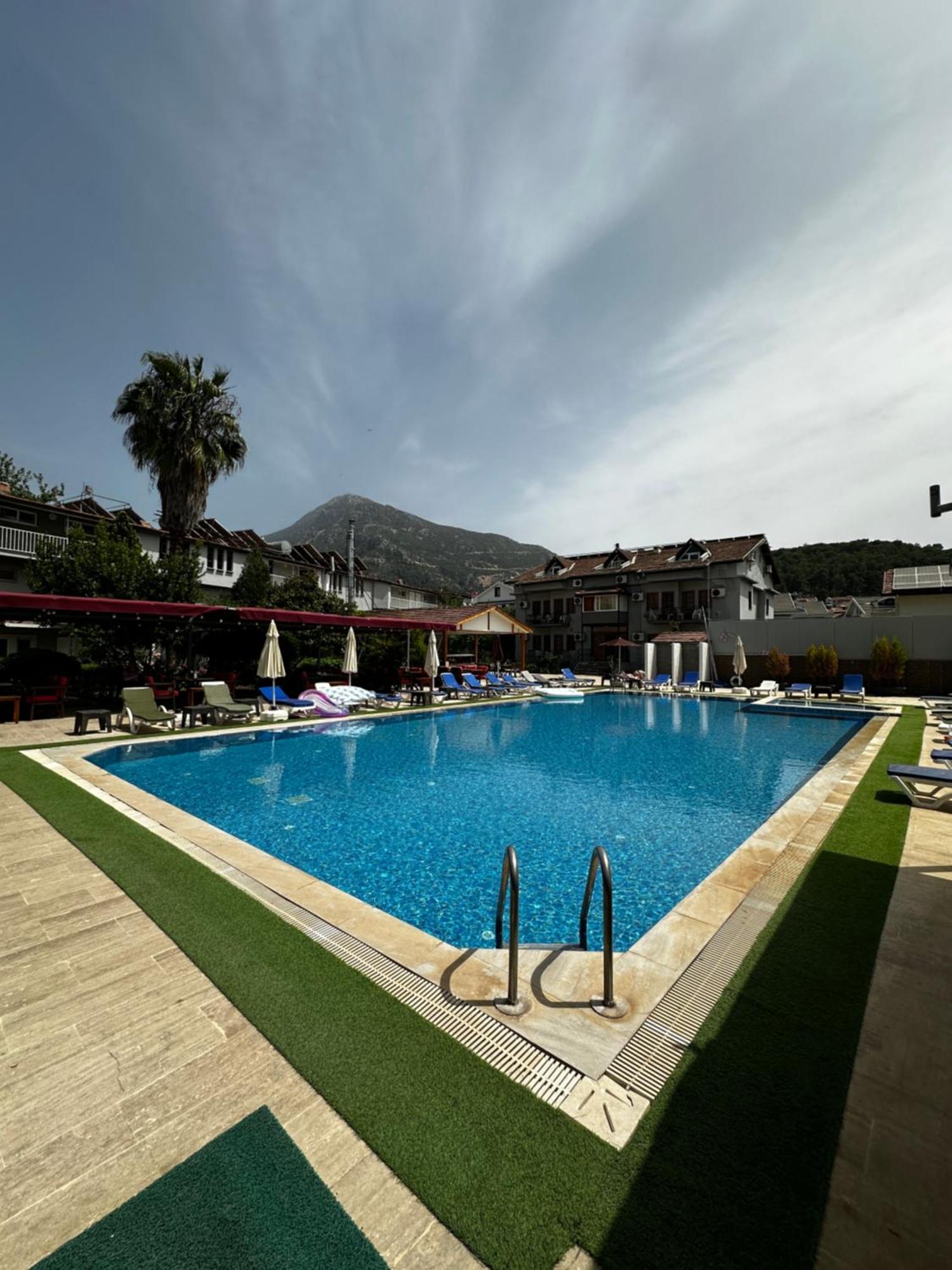 Carmina Hotel Ovacik  Exterior photo